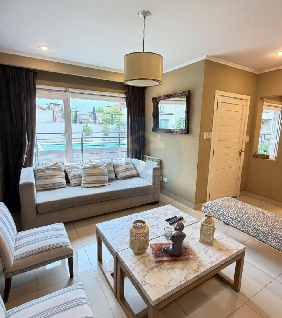 Foto de HERMOSO DÚPLEX A LA VENTA DE 146 m² – UBICADO EN CALLE PAYRO 900., imagen 2