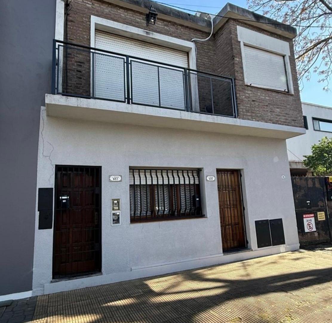 Foto de LOTE 400m2 CON 2 DEPTOS INDEPENDIENTES+GRAN GALPÓN BECCAR, imagen 1