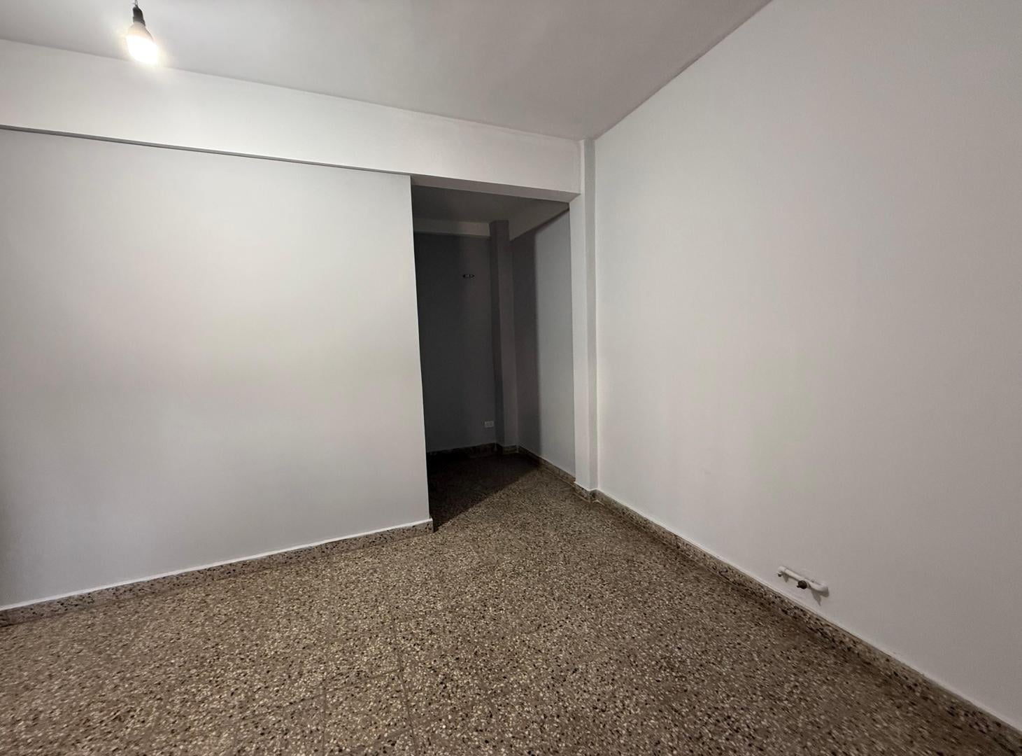 Foto de LOTE 400m2 CON 2 DEPTOS INDEPENDIENTES+GRAN GALPÓN BECCAR, imagen 3