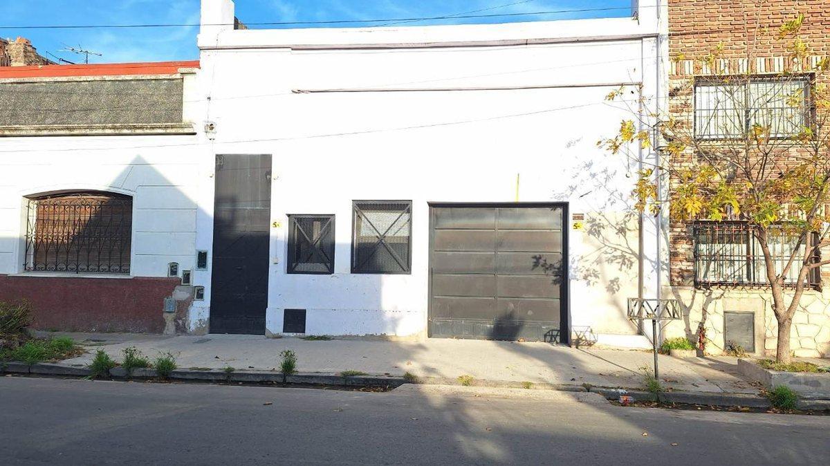 Venta Deposito C/oficina, Baño y Cocina en Avelland 4