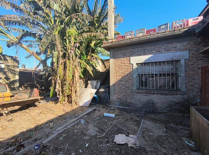 VENTA CASA 4 AMB FLORENCIO VARELA. A REFACCIONAR 3
