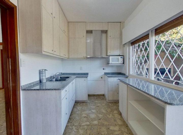 VENTA CASA 4 AMB CRUCE VARELA CON PARQUE Y COCHERA 4