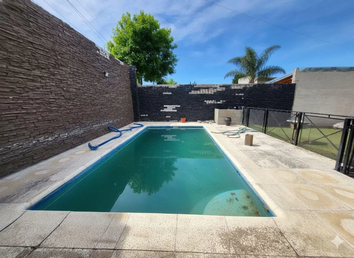 CASA 5 AMBIENTES EN VENTA LUIS GUILLON CON LOCAL 5