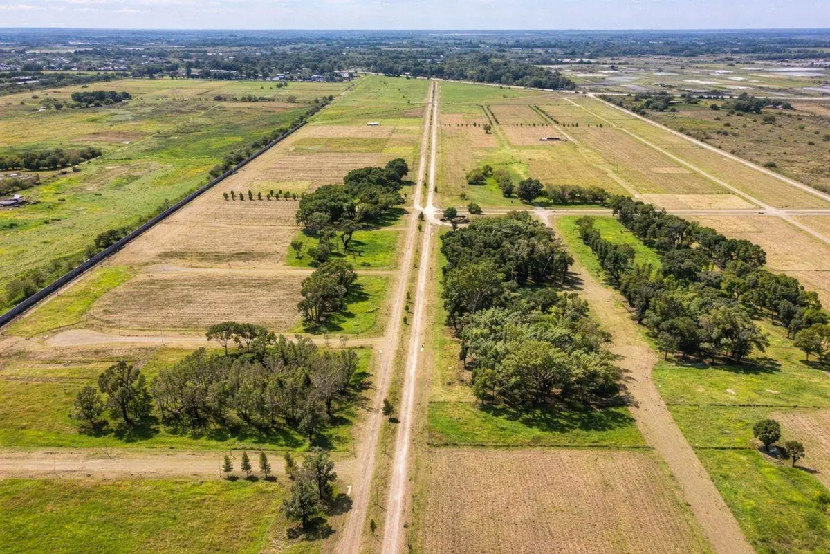 VENTA LOTE 700mts² BARRIO CERRADO ORQUETA CURA 4