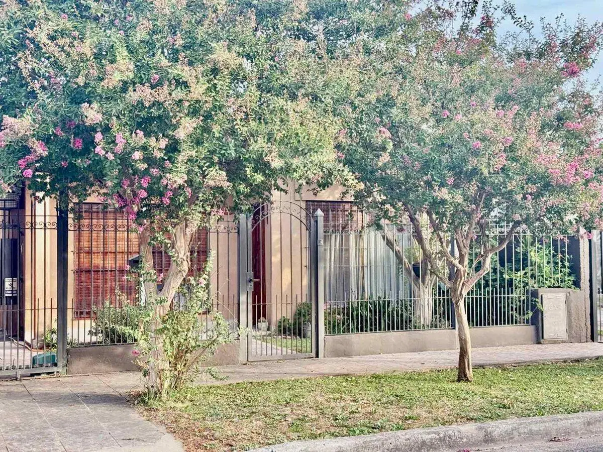 VENTA CASA 3AMB BURZACO 4
