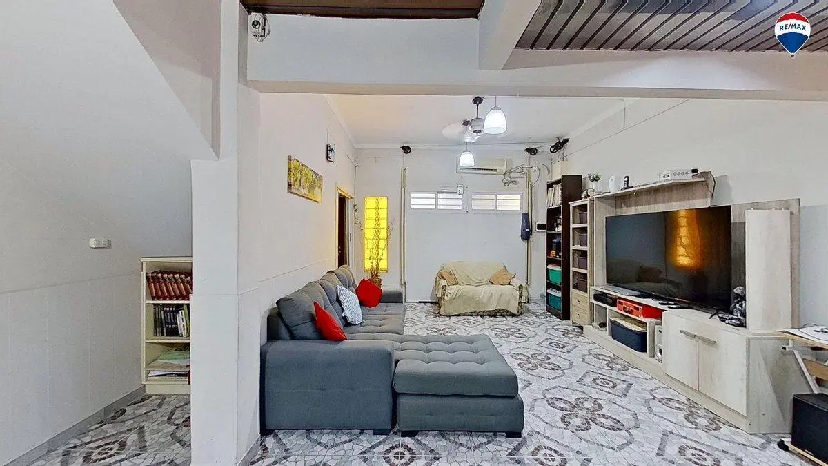 VENTA APTO CREDITO 4 AMB COCH Y  TERRAZA AVELLANED 5