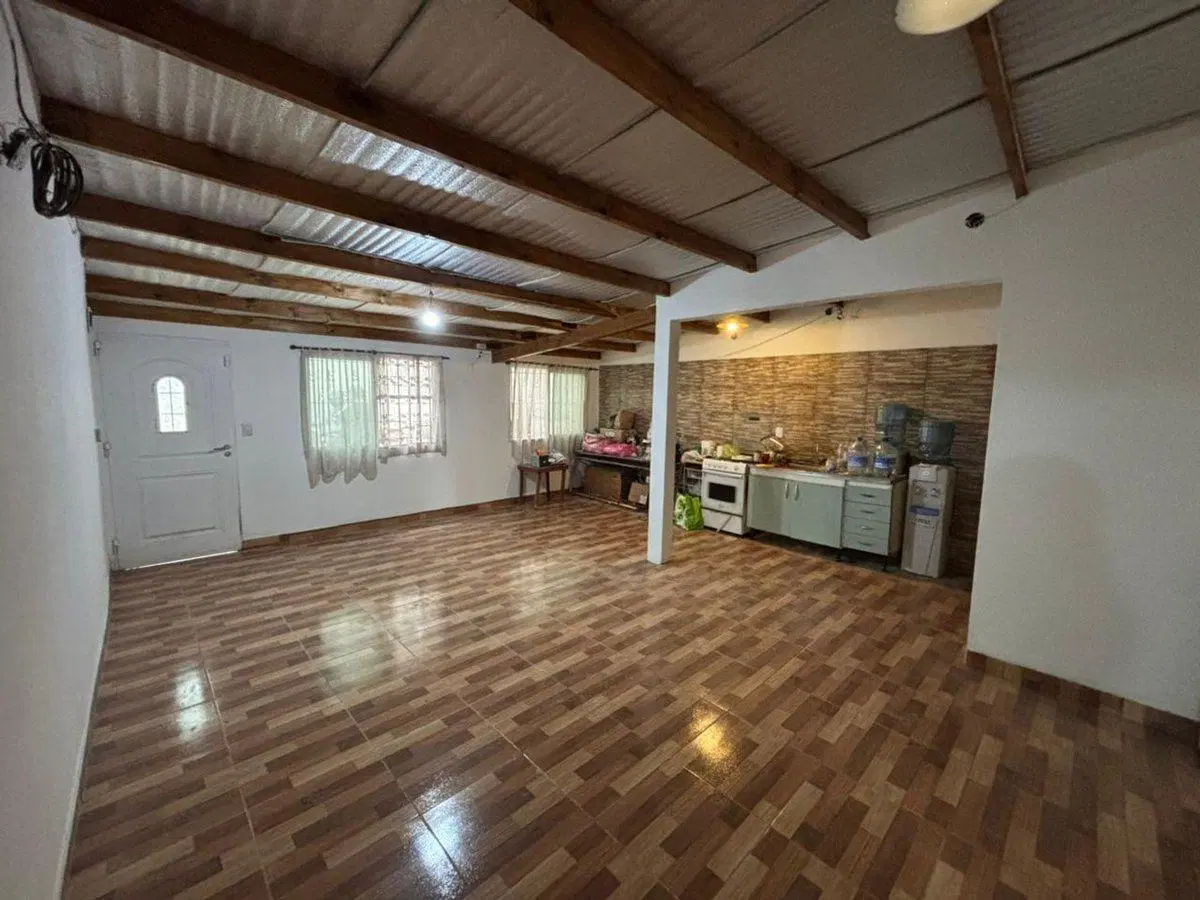 VENTA DE CASA 4 AMB CON LOCAL-COCHERA EN ALT BROWN 4