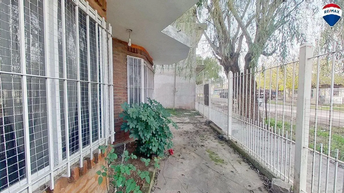 VENTA CASA 4 AMBIENTES CON PARQUE EZPELETA 2