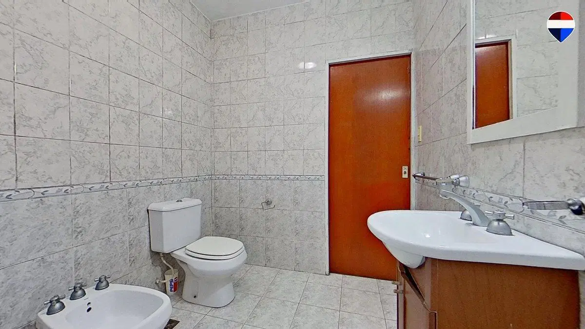 VENTA CASA MULTIFAMILIAR 7 AMB SARANDI 5