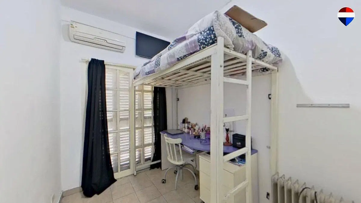 VENTA CASA MULTIFAMILIAR 7 AMB SARANDI 4
