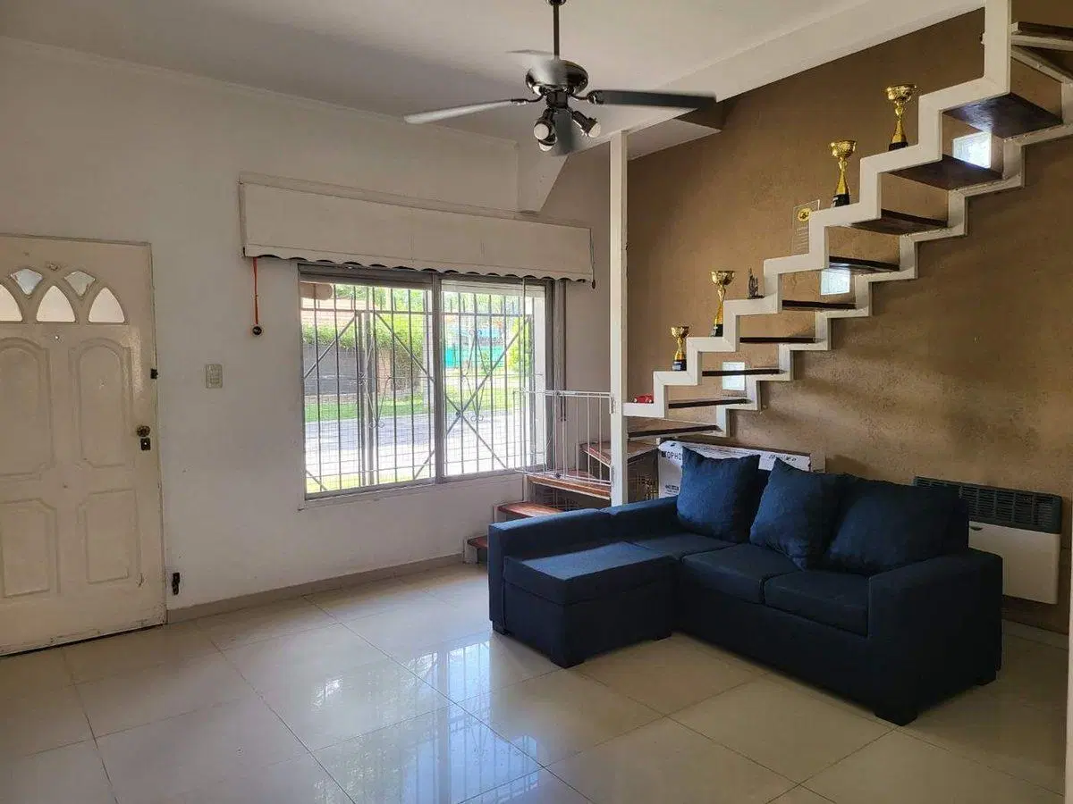 CASA 6 AMBIENTES VENTA LUIS GUILLON APTA CREDITO 2