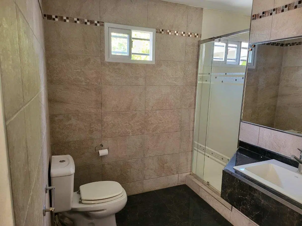 CASA 6 AMBIENTES VENTA LUIS GUILLON APTA CREDITO 5