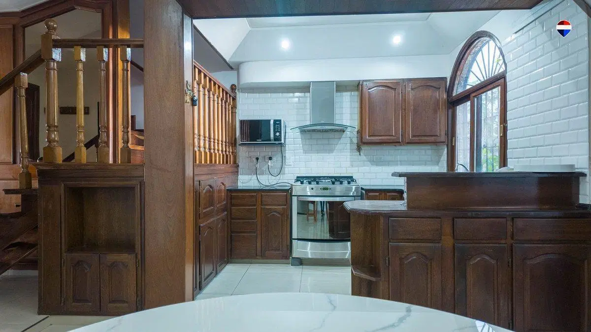 VENTA CASA 4 AMB CON COCHERA, PATIO Y QUINCHO 3
