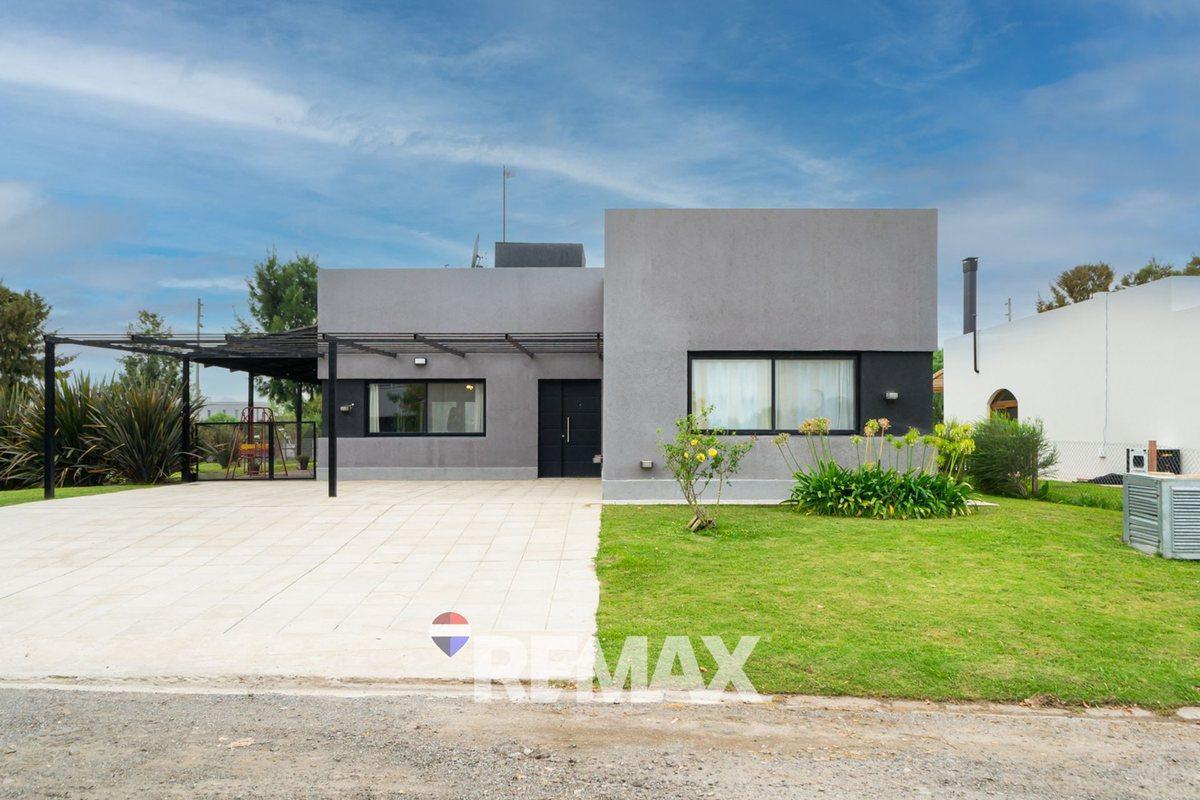 CASA 4 AMBIENTES EN VENTA EN SAN LUCAS CANNING