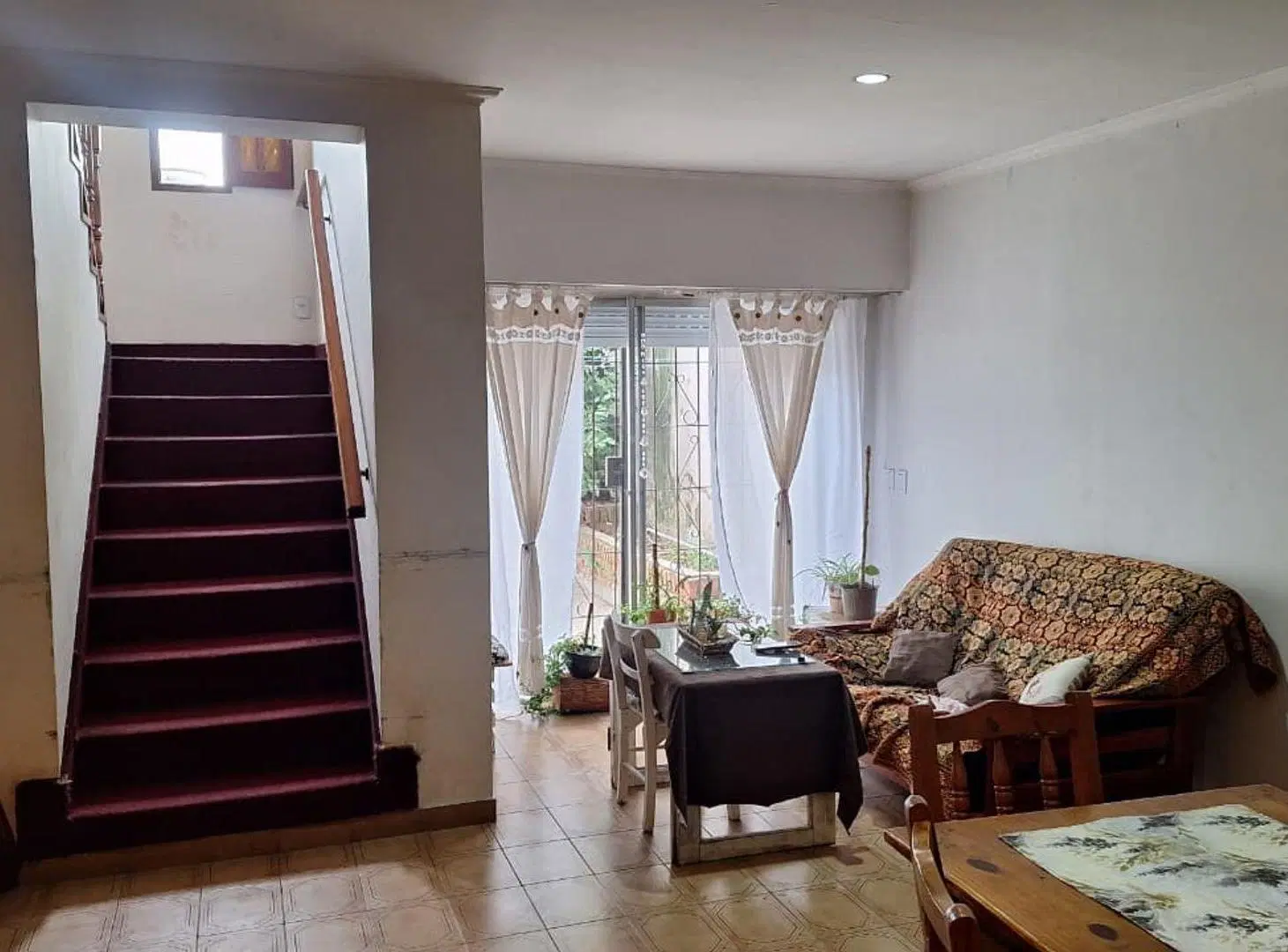 CASA 6 AMB CON COCHERA Y PARQUE EN VENTA, QUILMES 3