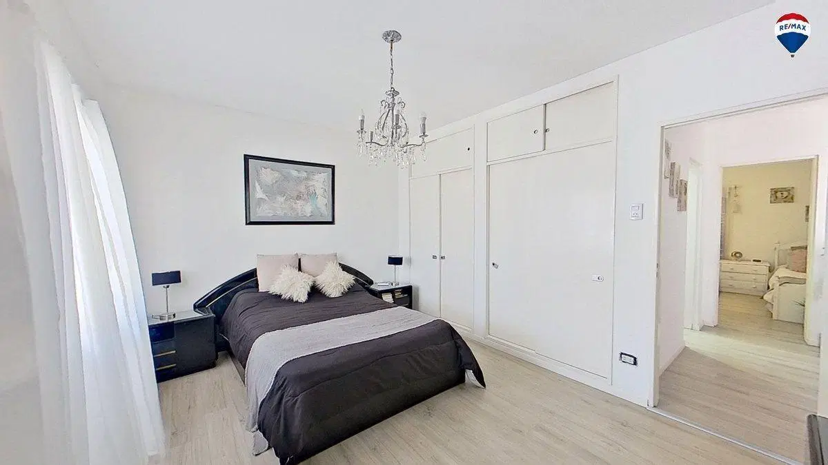 Casa 5 ambientes en venta en Banfield con pileta 5