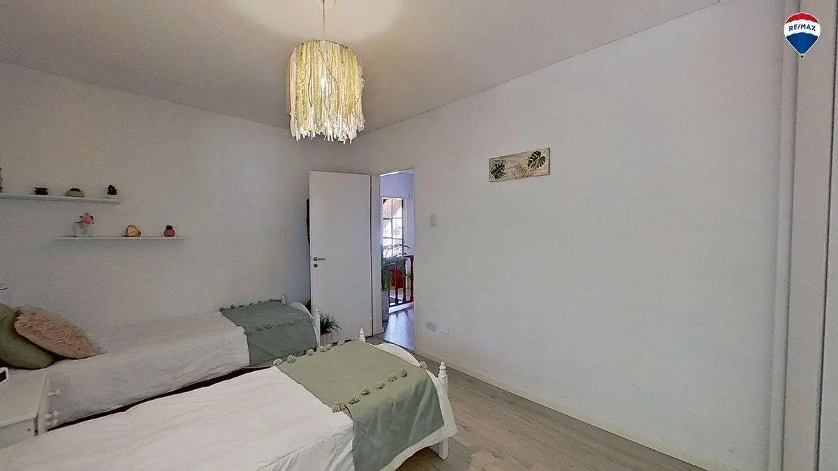 Casa 5 ambientes en venta en Banfield con pileta 4