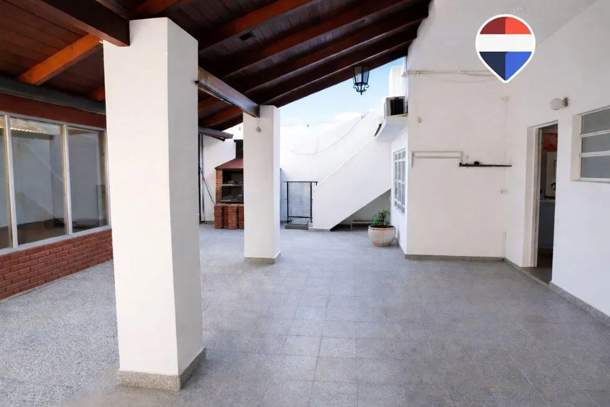 CASA 3AMB VENTA EN PINEYRO CON QUINCHO Y COCHERA 2