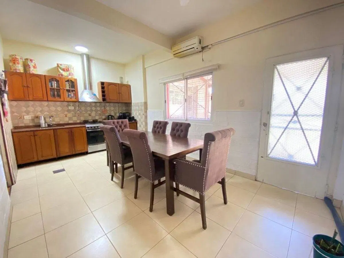CASA 3 AMB EN VENTA EN SAN JUSTO PILETA COCHERA 2