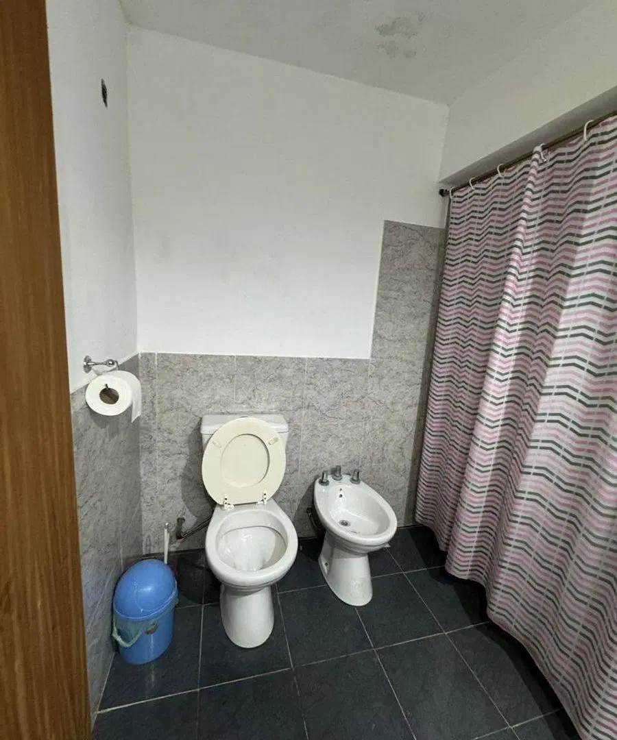 CASA Y DEPTO IDEAL 2 FLIAS EN VENTA EN ESCALADA 5