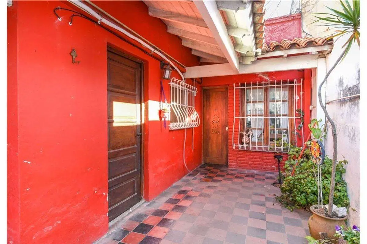 VENTA CASA 4 AMB QUILMES  JARDIN Y COCH APTO CRED 2