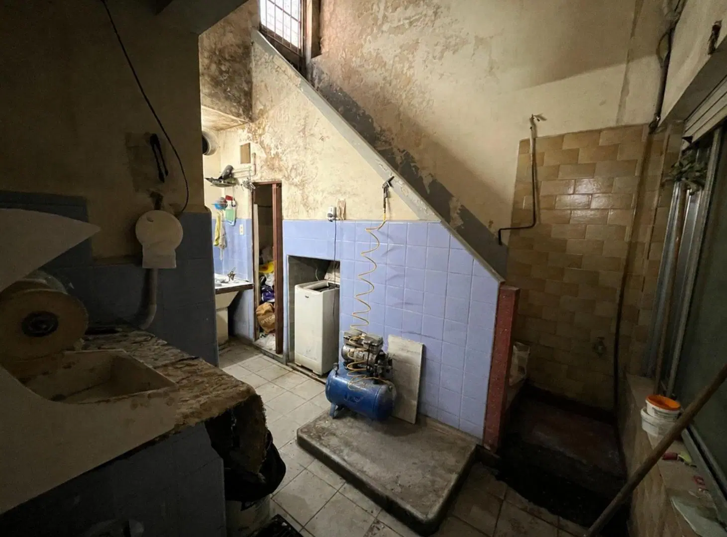 VENTA CASA 3 AMB CON COCHERA/LOCAL EN SARANDI 5