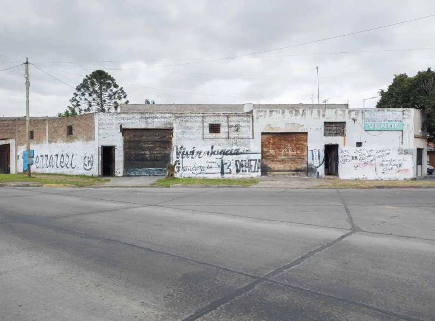 VENTA ESQUINA COMERCIAL EN VILLA DOMINICO 3