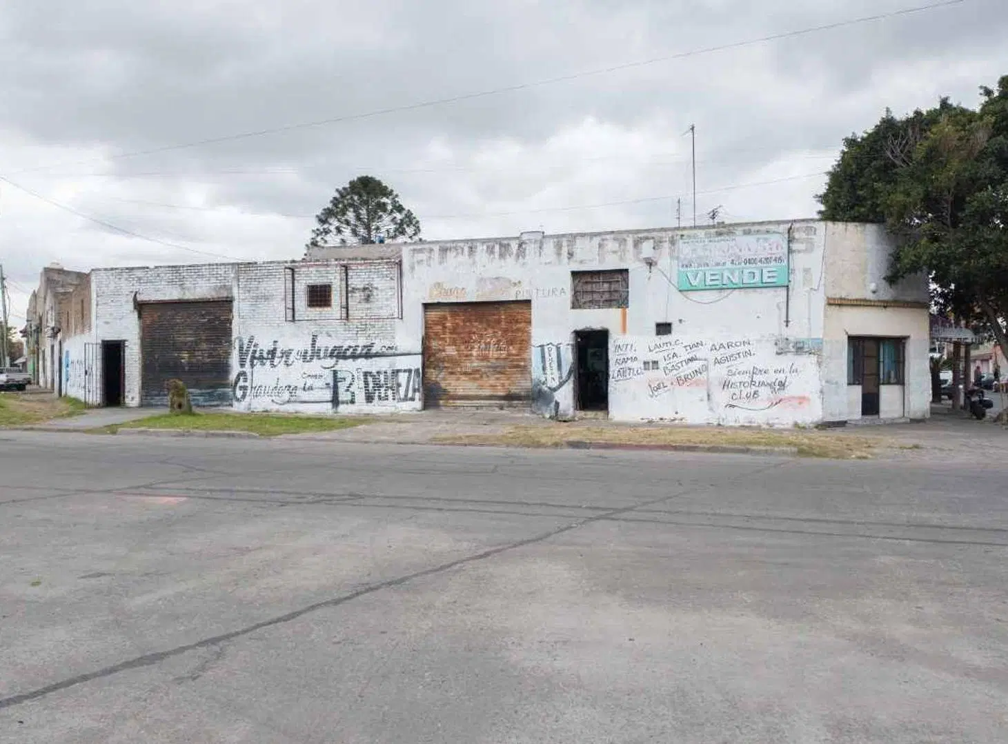 VENTA ESQUINA COMERCIAL EN VILLA DOMINICO 4