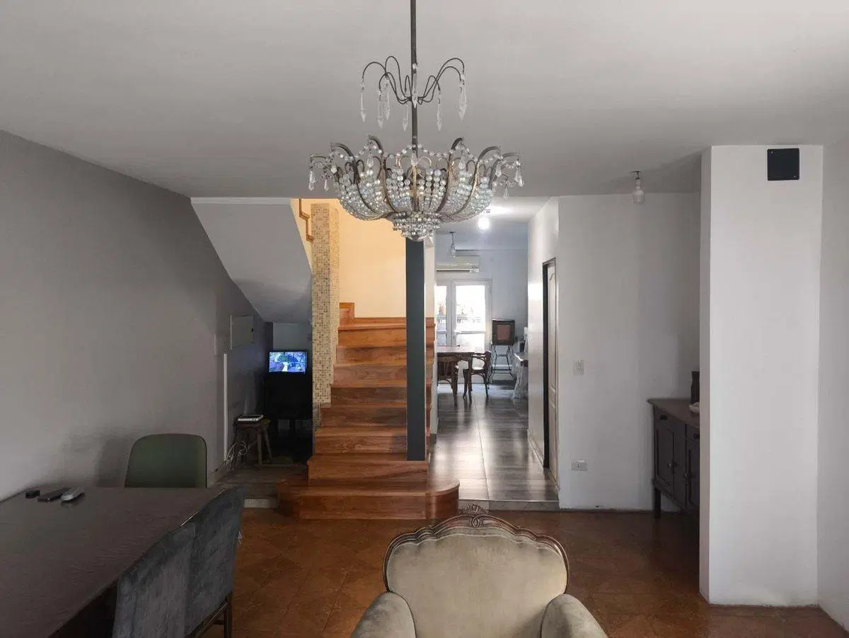 Venta Casa 5 amb en Longchamps + dpto de 2 amb 4