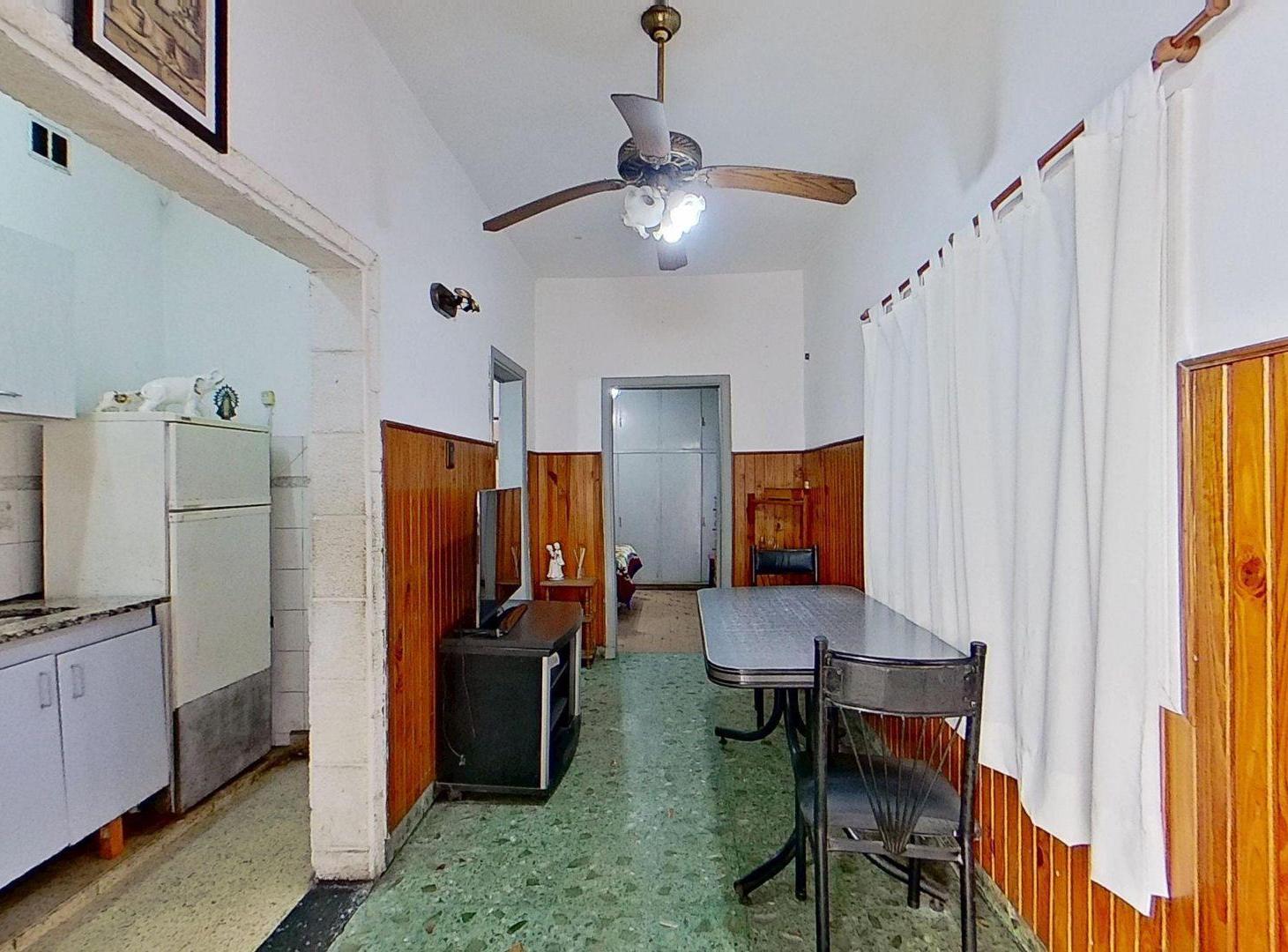 VENTA Casa 3 ambientes Sarandí con patio, lavadero