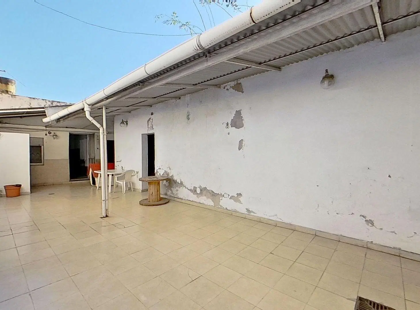 VENTA Casa 3 ambientes Sarandí con patio, lavadero 3