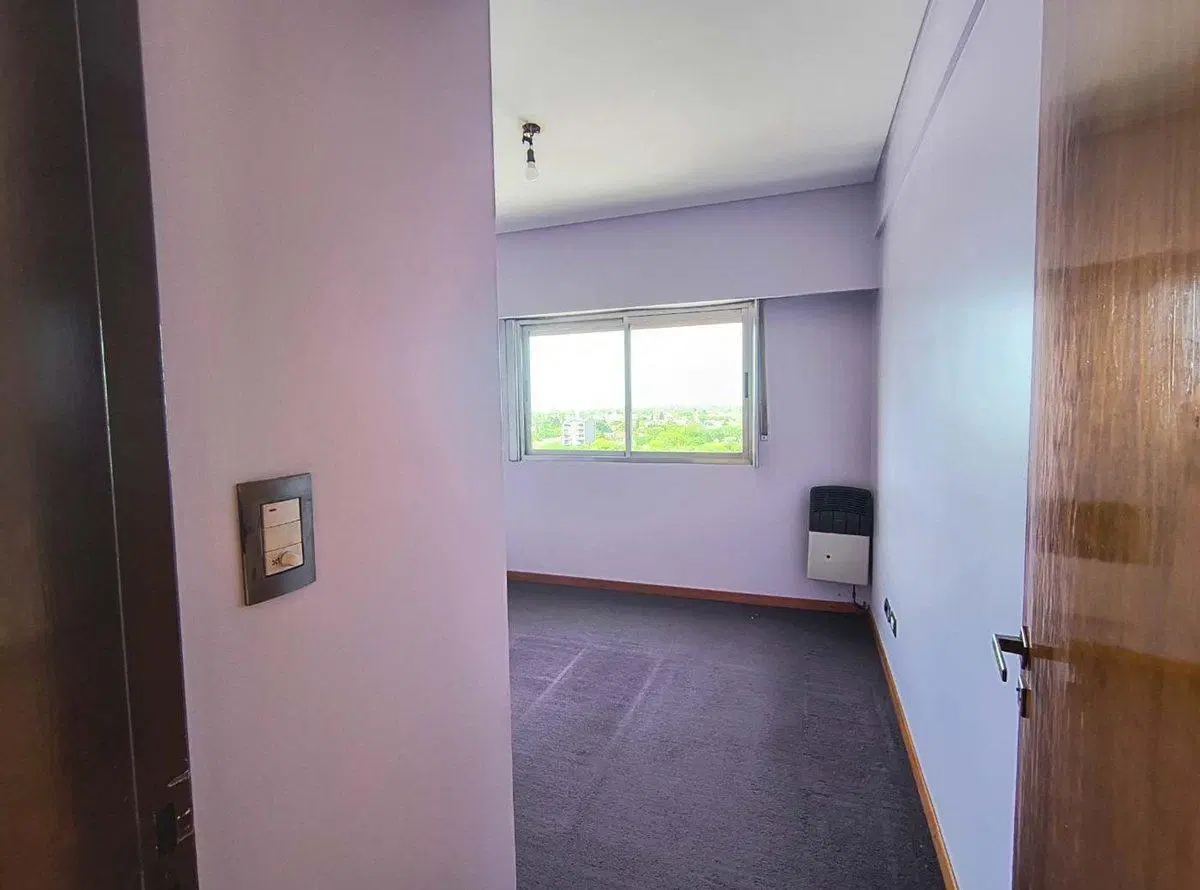 VENTA DEPARTAMENTO 2 AMB VARELA CENTRO 4