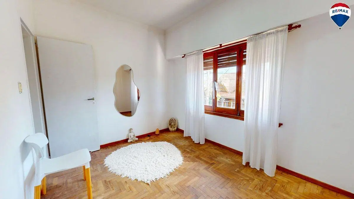 VENTA CASA 8 AMB EN BURZACO 3
