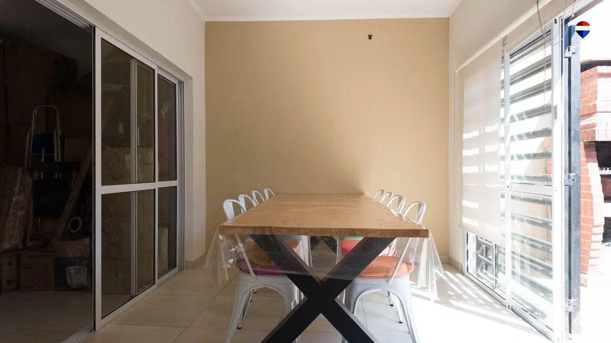 VENTA CASA TIPO TRIPLEX  DE 3 PISO CON COCHERA 2