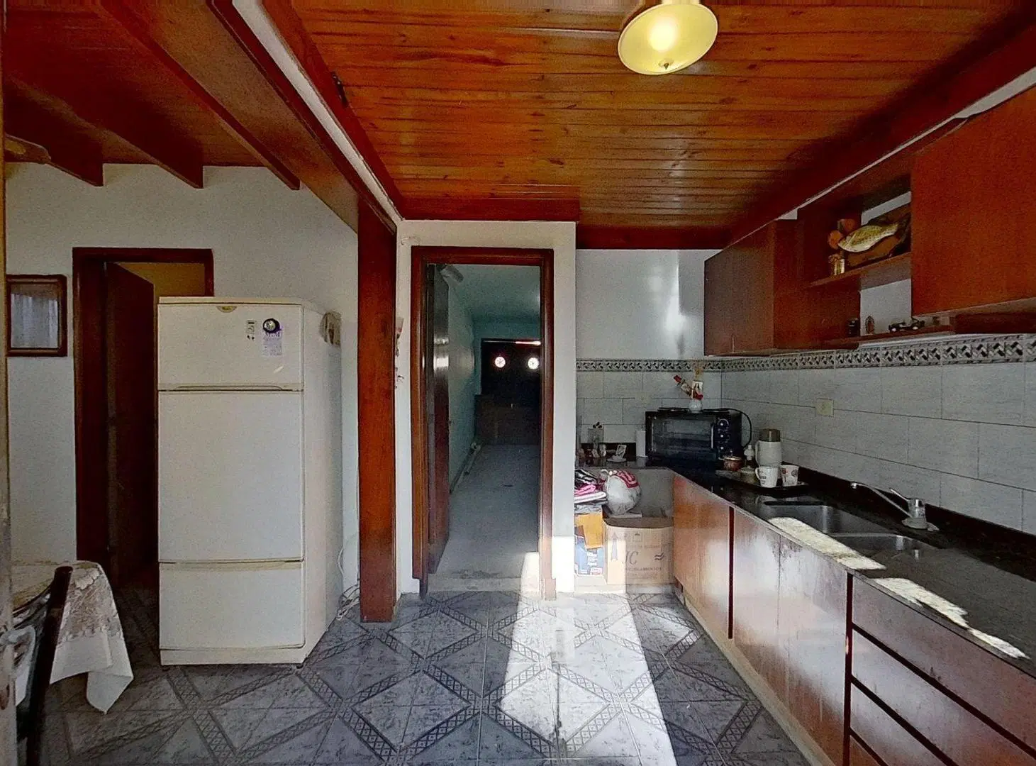 CASA 3 AMBIENTES CON COCHERA PATIO SARANDI VENTA 4
