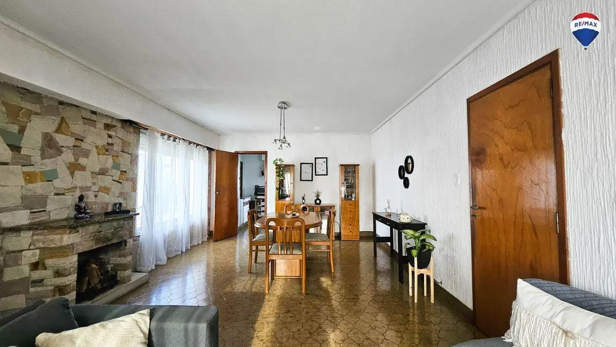 VENTA MULTIFAMILIAR 3 CASAS 3 AMBIENTES C/U BERNAL 2