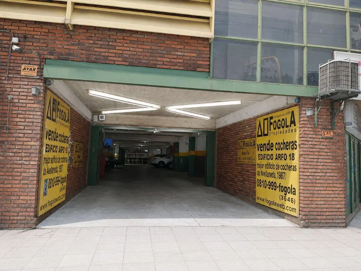 VENTA COCHERA  AVELLANEDA 5