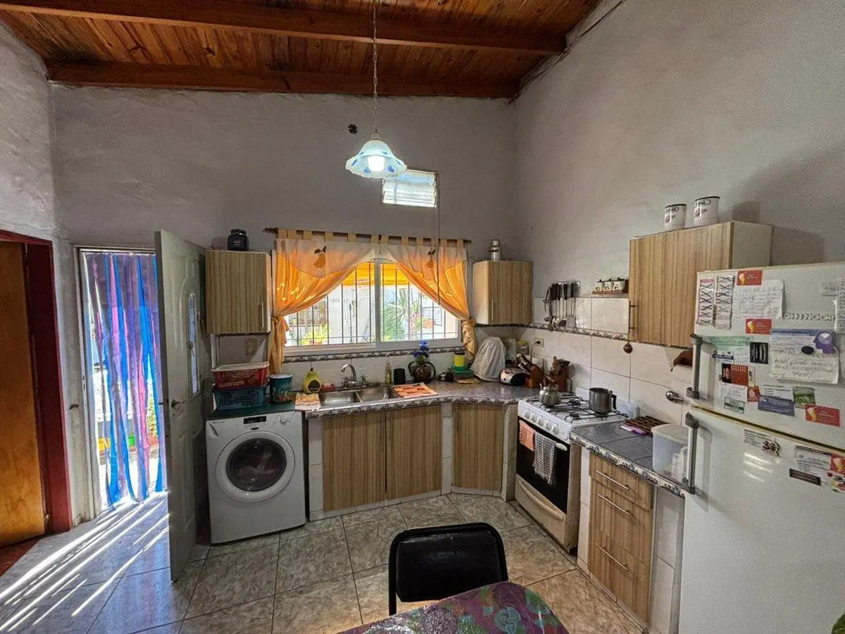 CASA 4 AMBIENTE CON JARDIN EN VENTA EN EZPELETA 2