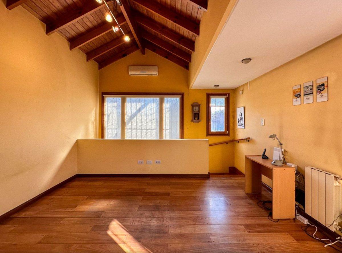 Foto de VENTA DE CASA QUINTA 7 AMBIENTES F.VARELA, imagen 4