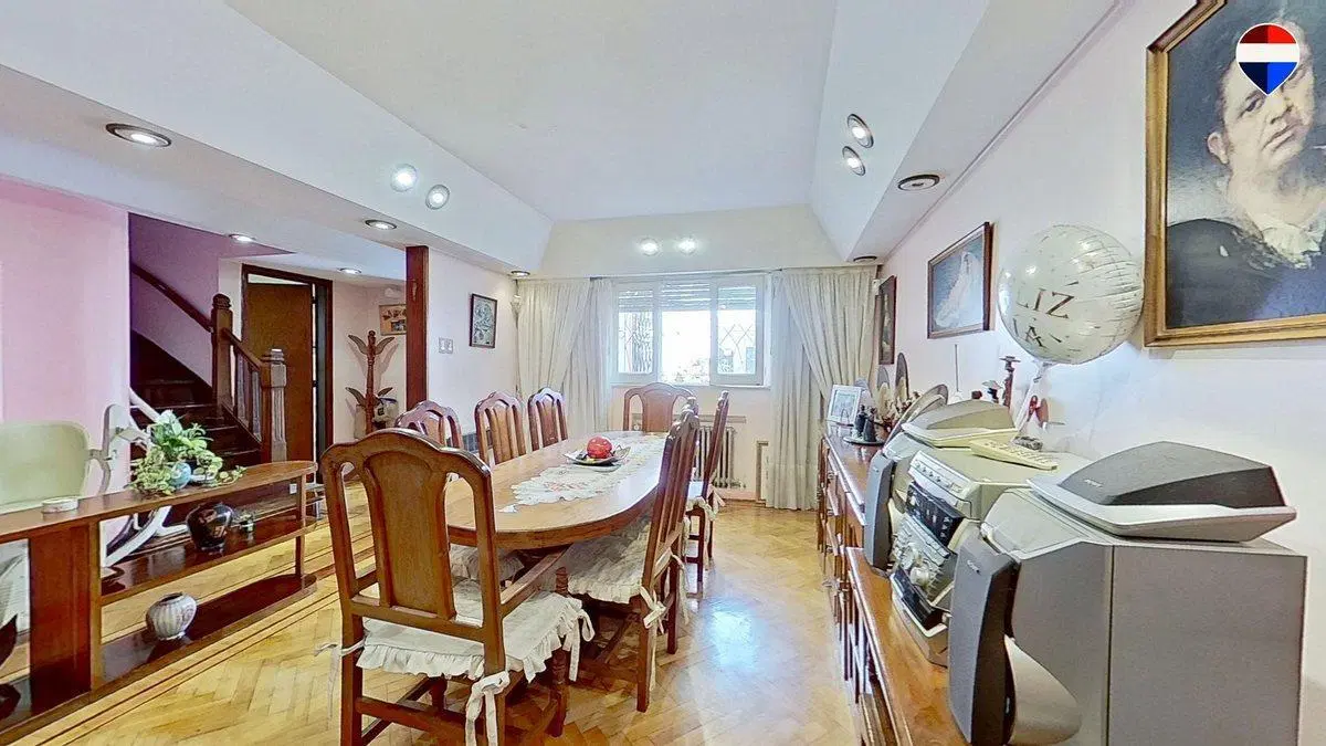 VENTA  CASA 5 AMB  C/GARAGE ,PATIO Y PARRILLA 3