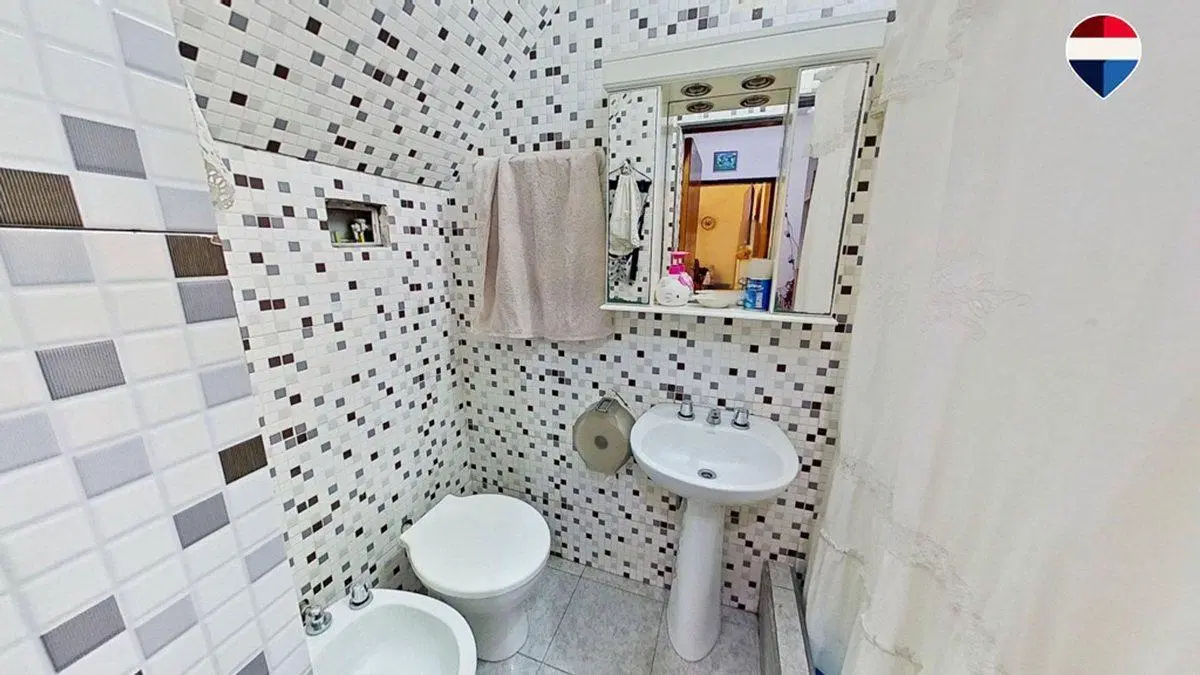 CASA MULTIFAMILIAR EN VENTA C/ DEPÓSITO EN QUILMES 4