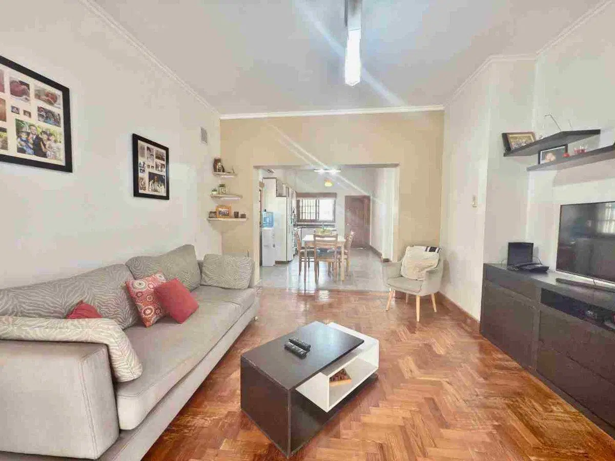 VENTA CASA 4 AMB JOSE MARMOL 3