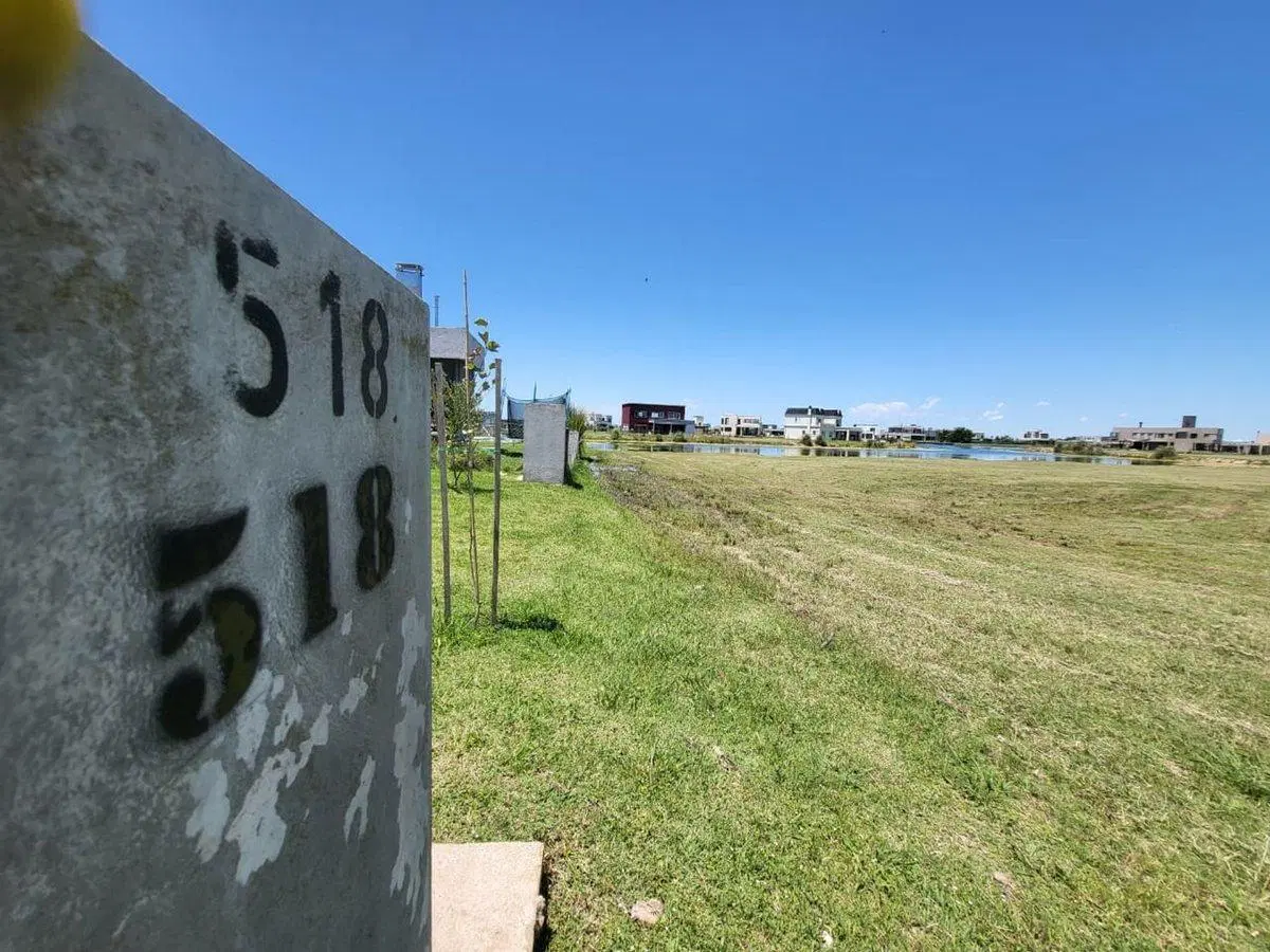 LOTE EN VENTA EN SANTA CLARA AL SUR A LA LAGUNA 2