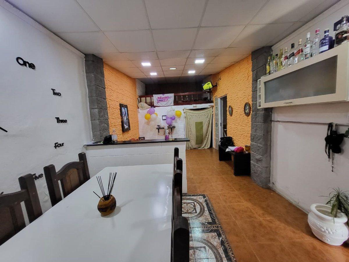 Foto de CASA 5 AMBIENTES EN VENTA LUIS GUILLON CON LOCAL, imagen 5