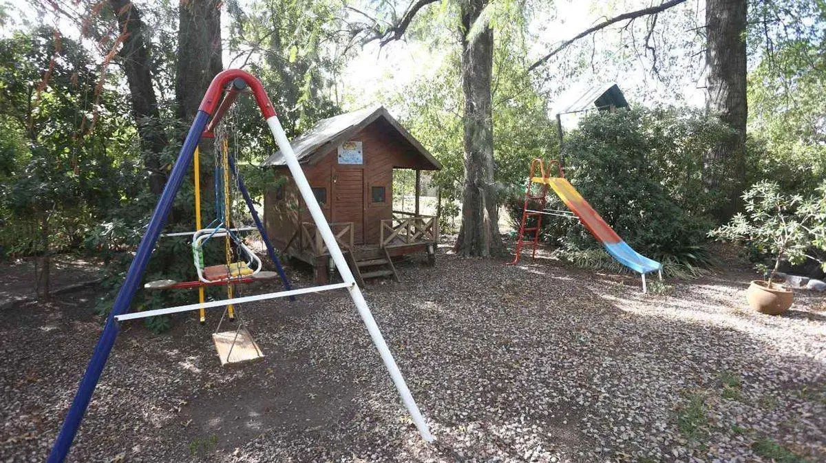 CASA 5 AMBIENTES EN VENTA EN EL TREBOL CON PILETA 2