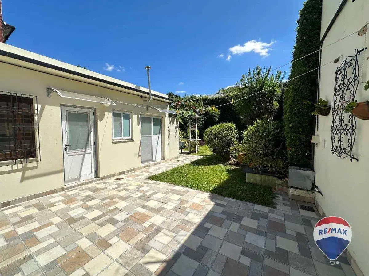 CASA 4 AMBIENTES EN VENTA LOMAS DE ZAMORA CENTRO 2