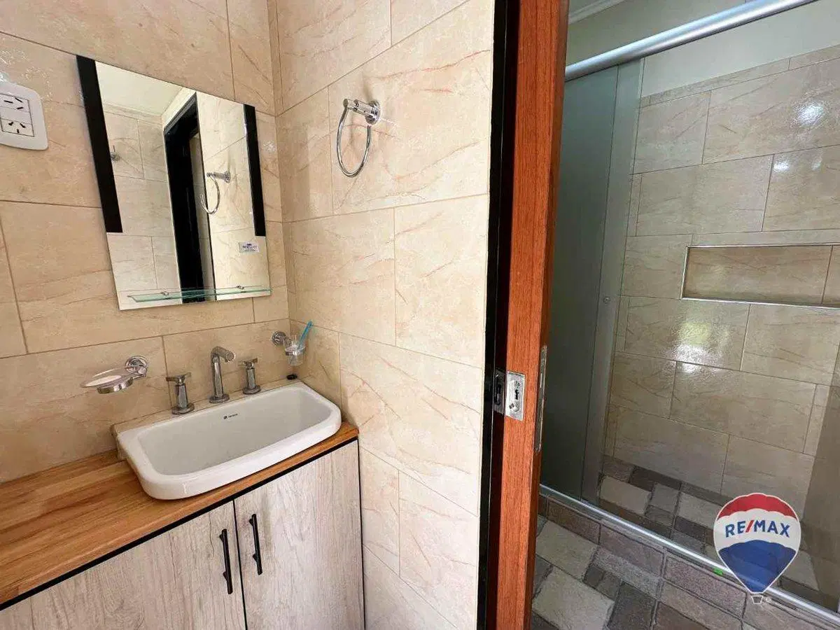 CASA 4 AMBIENTES EN VENTA LOMAS DE ZAMORA CENTRO 5