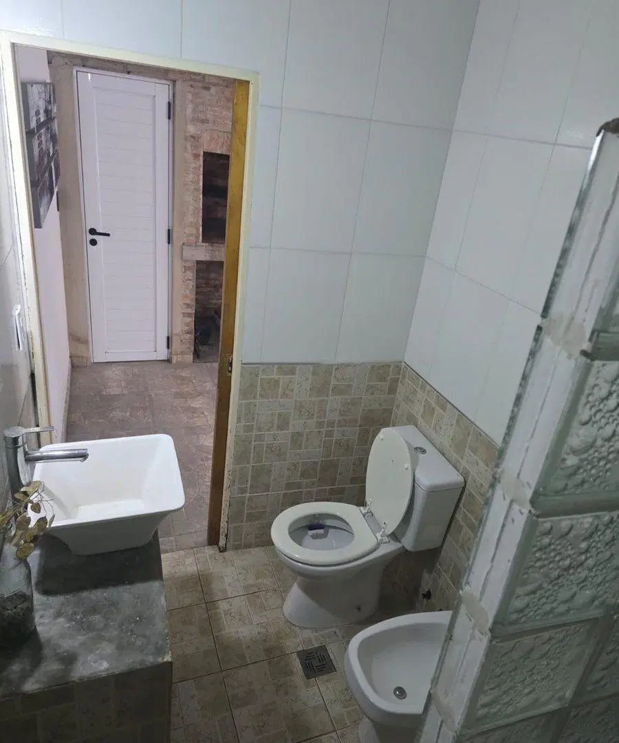 CASA 5 AMBIENTES, EN VENTA EN RANELAGH CON LOCAL 5
