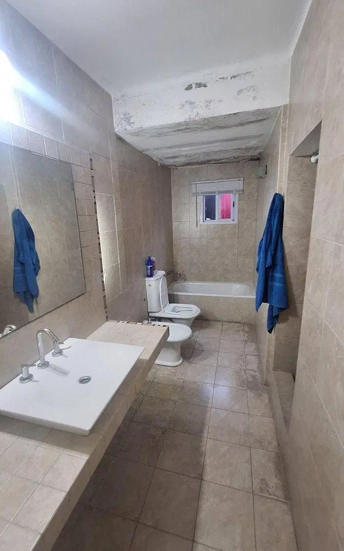 CASA 5 AMBIENTES, EN VENTA EN RANELAGH CON LOCAL 3