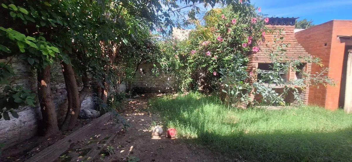 CASA 3 AMB, VENTA A REFACCIONAR CON PATIO, QUILMES 4